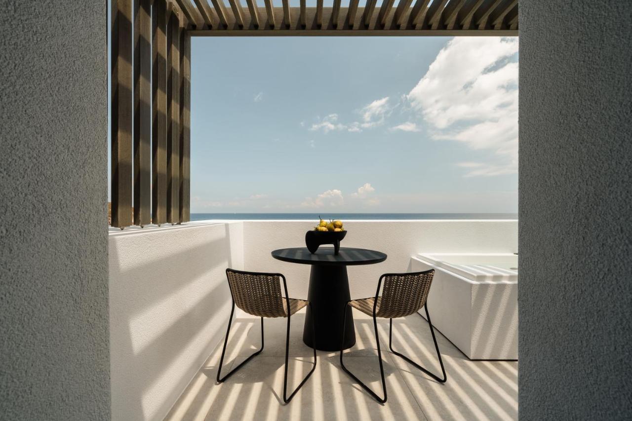 Hotel Naxos Rhyton
