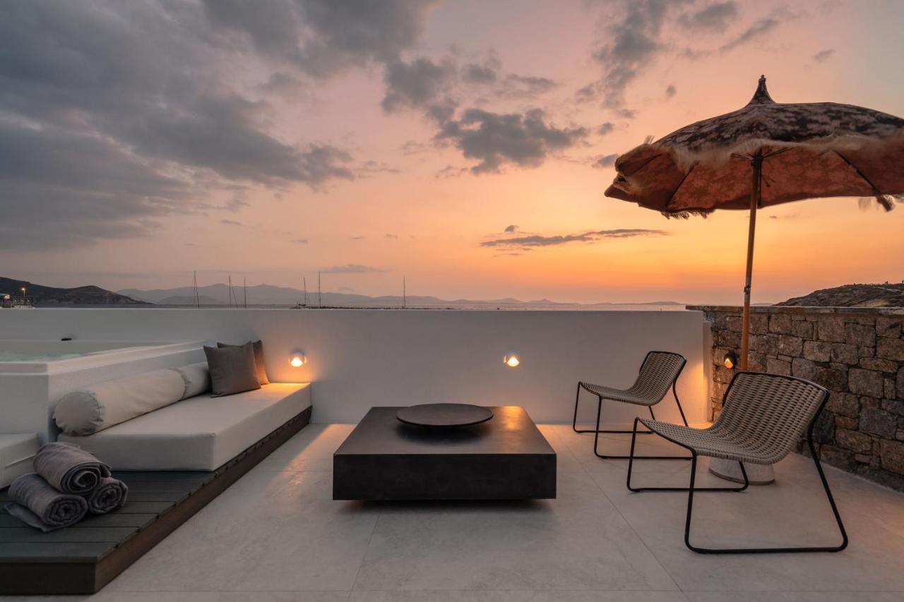 Hotel Naxos Rhyton