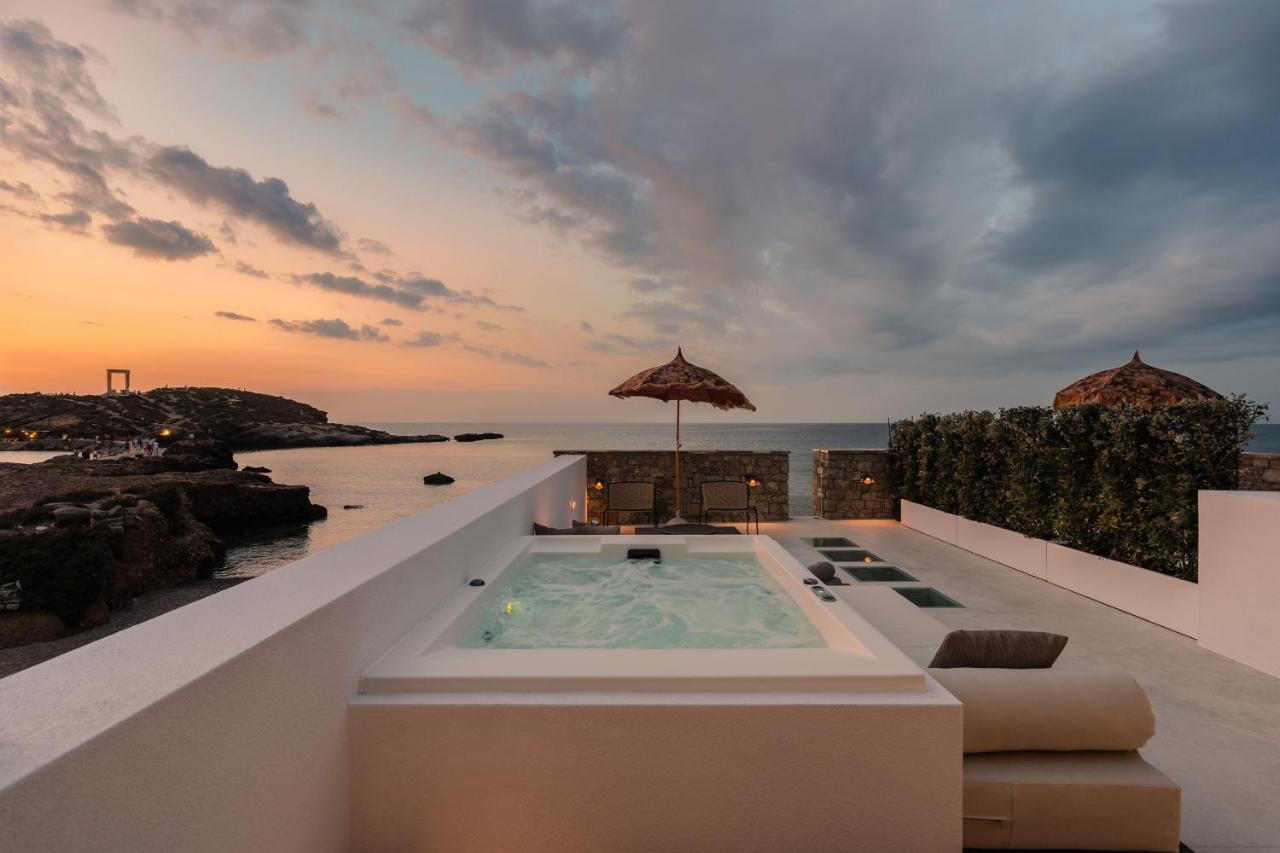 Hotel Naxos Rhyton