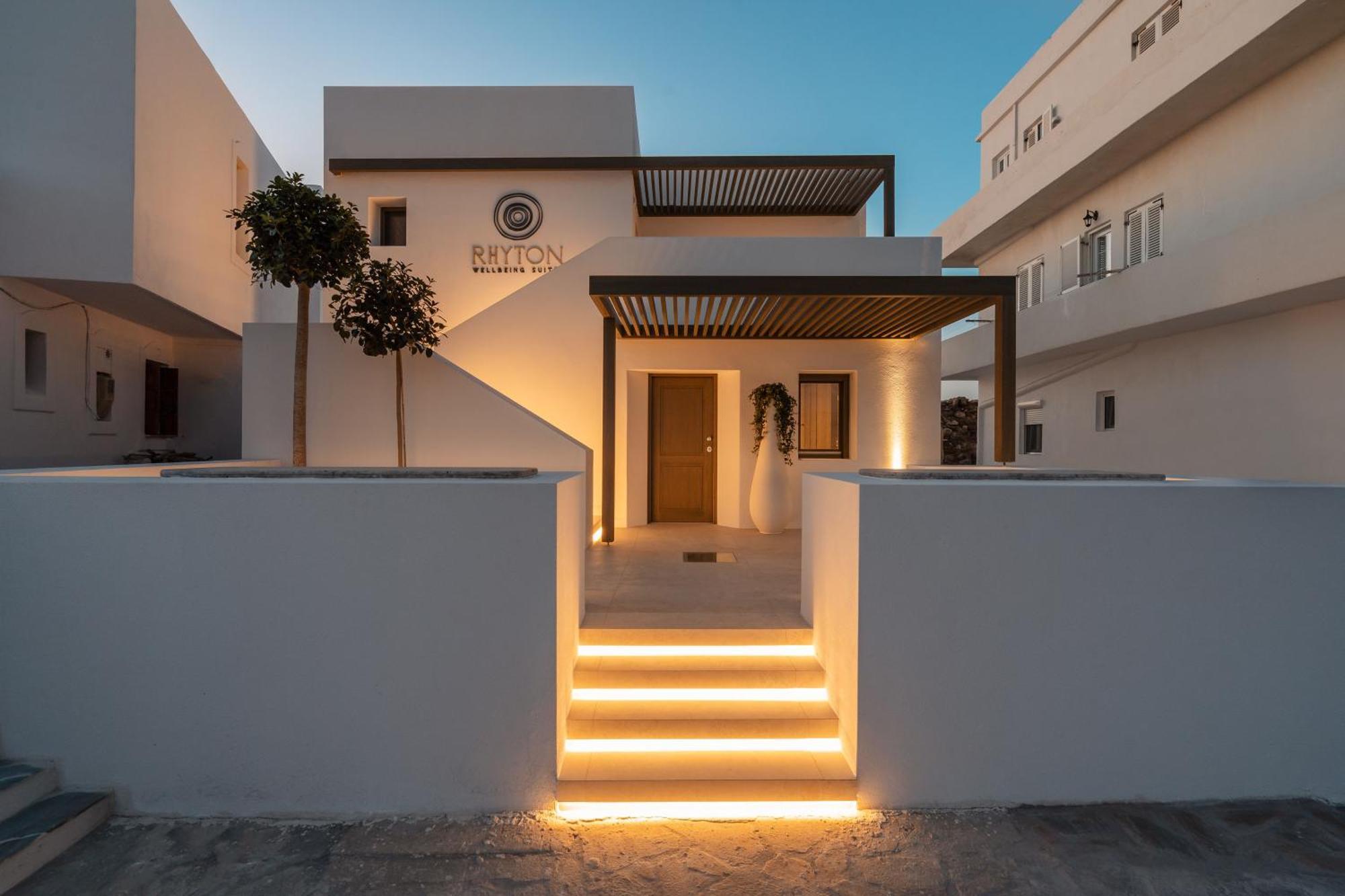 Hotel Naxos Rhyton