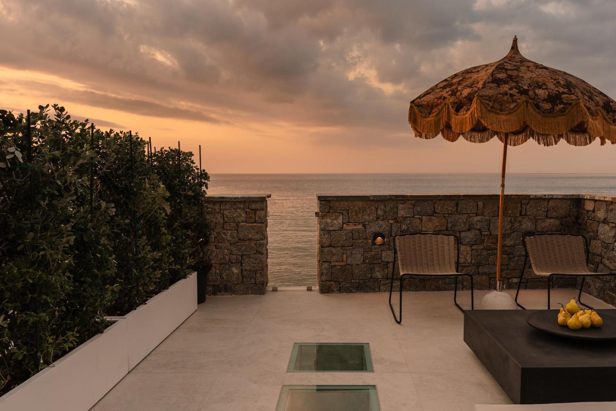 Hotel Naxos Rhyton 4*