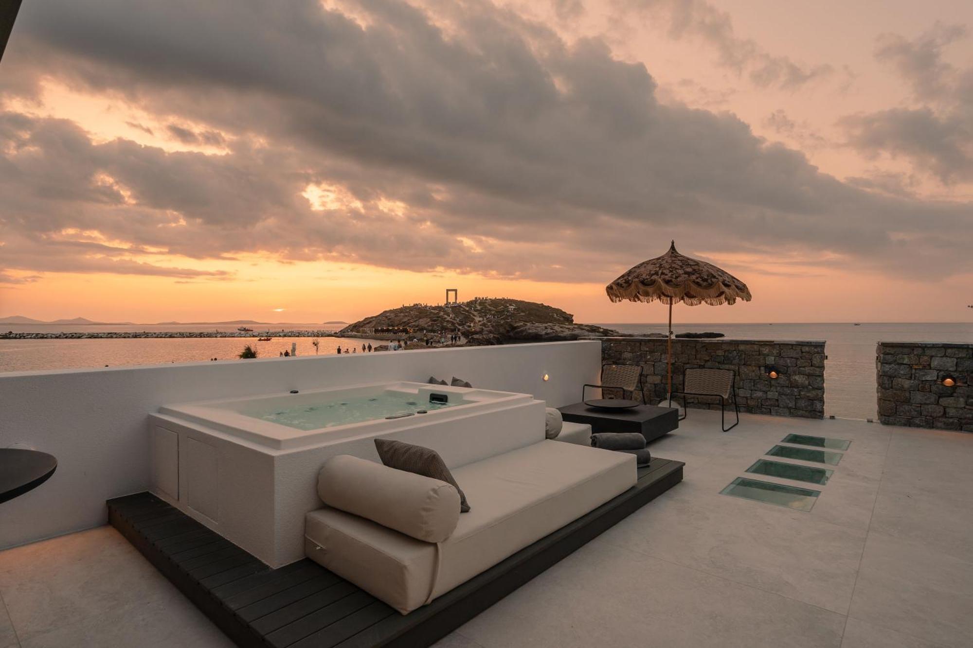 Naxos Rhyton Hotel