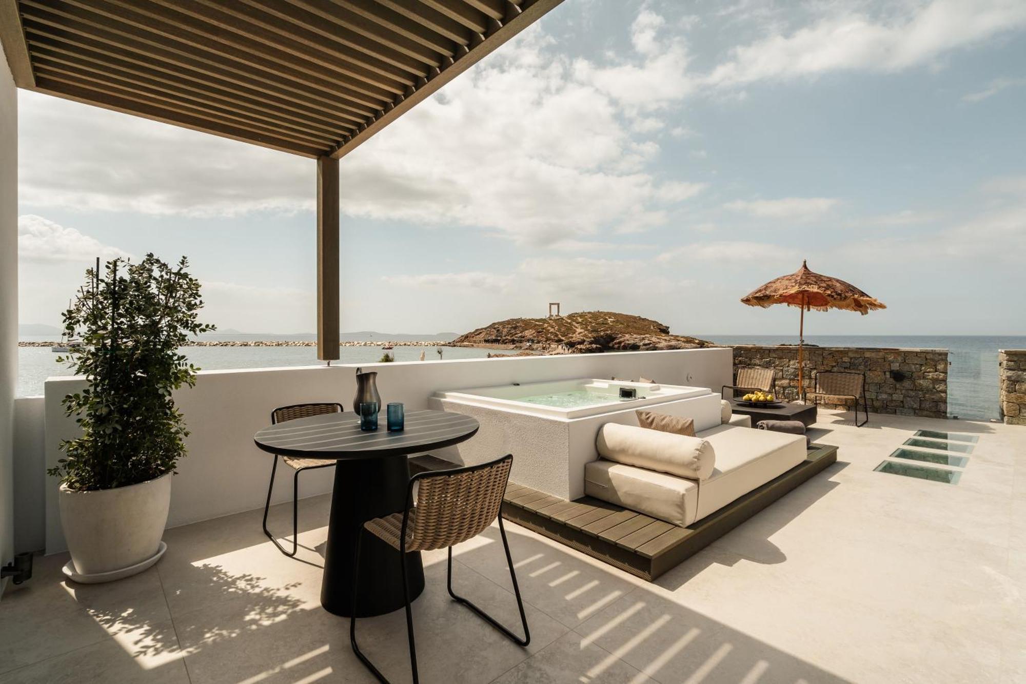Hotel Naxos Rhyton 4*